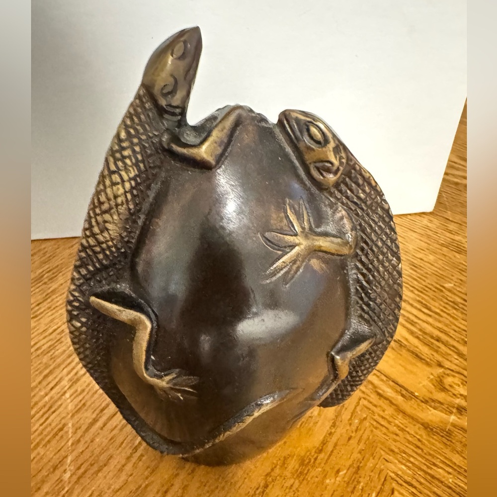 Vintage Brass Lizard Sculpture Egg Shaped Stone Paperweight